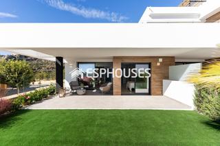 Rez-de-chaussée à Cumbre del Sol. Apartamento de obra nueva con jardín en cumbre del sol, en benit