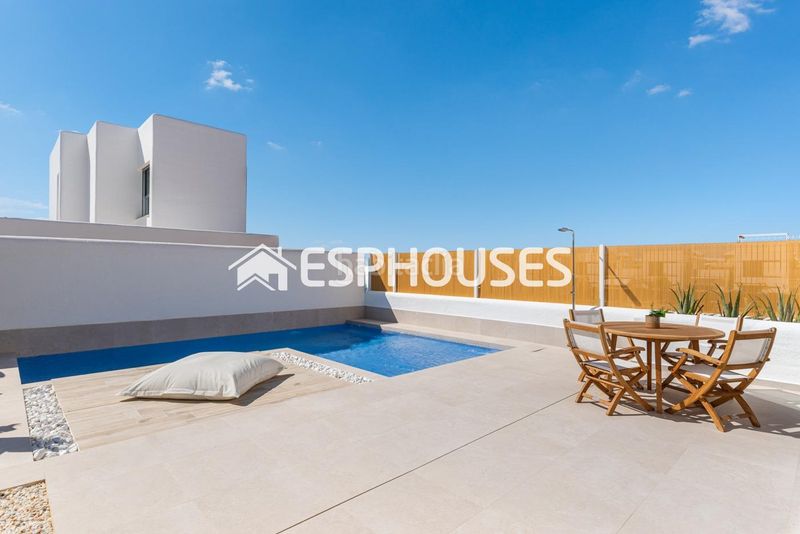 Foto c1067116-28f8-4fe9-aa72-86c76e378258. Casa amb aparcament piscina a Las Lomas de Rame-Bahía Bella Alcázares (Los)