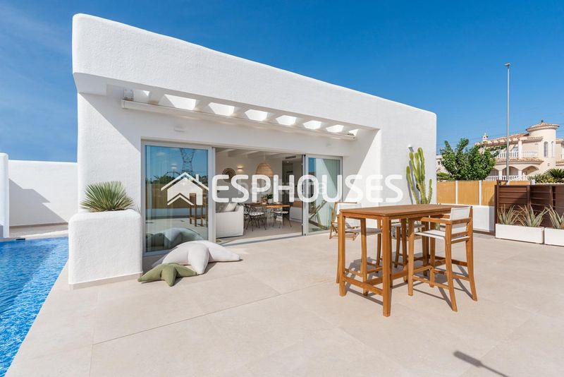 Foto 4dfd9646-46e0-4cdb-bef6-2ce9a2196538. Casa amb aparcament piscina a Las Lomas de Rame-Bahía Bella Alcázares (Los)