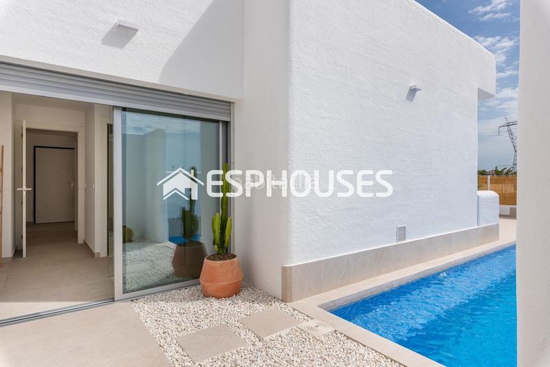 Foto b20bd84c-6d10-48ed-89c3-11ba24971fac. Casa amb aparcament piscina a Las Lomas de Rame-Bahía Bella Alcázares (Los)