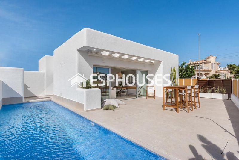 Foto f28fd442-aa68-4843-906f-b340c8c947c3. Casa amb aparcament piscina a Las Lomas de Rame-Bahía Bella Alcázares (Los)