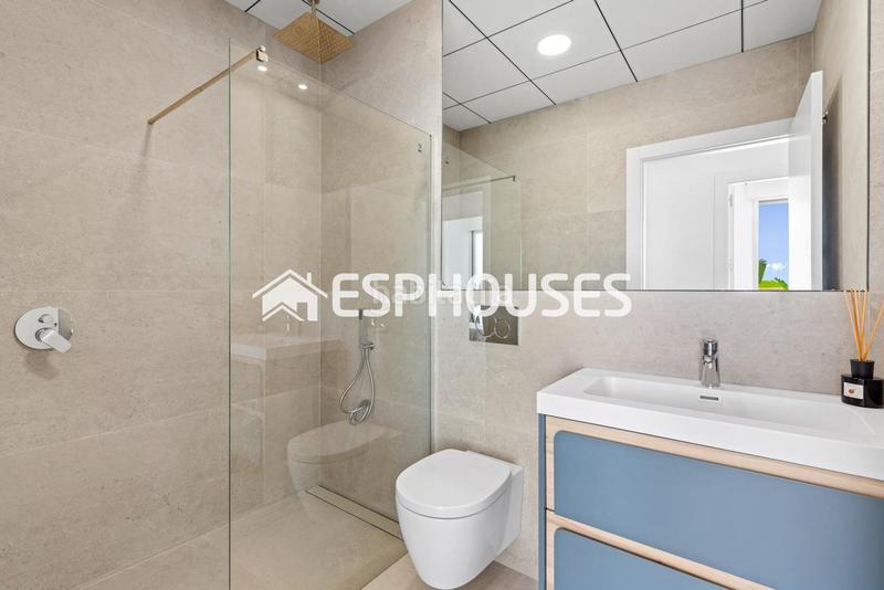 Foto db53f8e9-d09f-4f90-890f-503c7631b1cb. Casa con parcheggio piscina in Benijófar