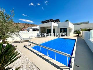 Maison à Benijófar. Villa independiente en venta en benijófar