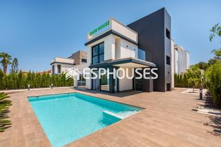 House in Playa Honda-Playa Paraíso. Villa independiente, llave en mano, en playa honda mar menor, ca