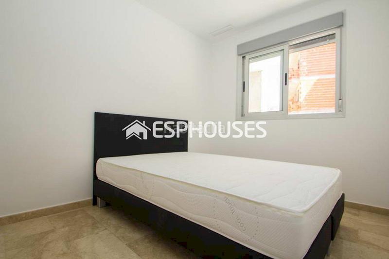 Foto 560b724a-1c30-4cdf-8b9d-4f6b53801d2e. Ground floor with parking pool in Villamartín-Las Filipinas Orihuela