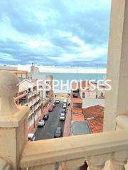 Pis a Guardamar Playa. Apartamento de 3 dormitorios con vistas al mar en guardamar