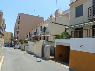 Casa aparellada en Pueblo. Chalet a 300 metros de la playa