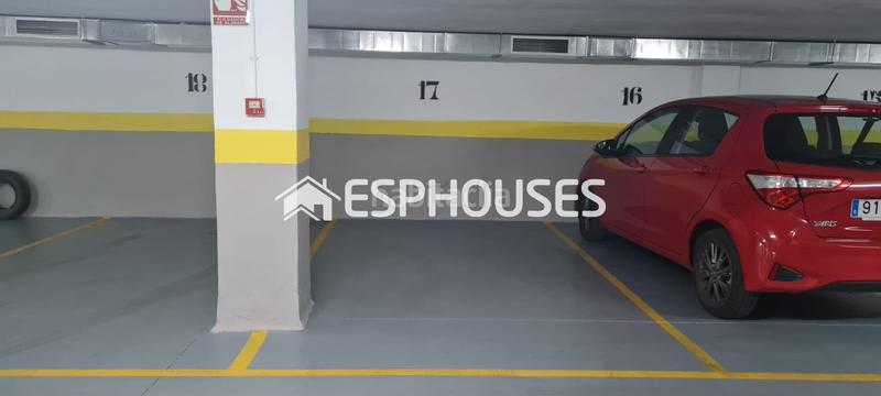 Foto 04a7cf62-c62f-4e4b-8df9-feb8e411eb58. Aparcament cotxe a Las Viñas Guardamar del Segura