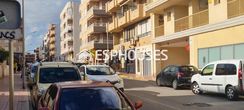 Foto a5beea48-1987-4516-8a8e-50dfa7960443. Aparcament cotxe a Las Viñas Guardamar del Segura