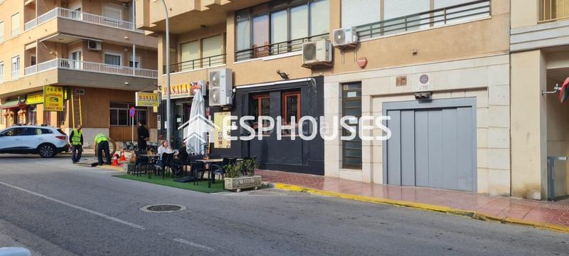 Foto f826e5d4-d385-4d8e-94f7-3127fa73c52c. Aparcament cotxe a Las Viñas Guardamar del Segura