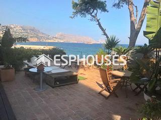 Maison à L´Olla. Triplex con local comercial,  zona 1 línea de cap negret