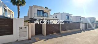 Maison à Desamparados - Hurchillo - Torremendo. Casa adosada en venta en vistabella golf
