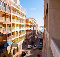 Apartment in Pueblo. Céntrico piso, totalmente reformado a 300m de la playa
