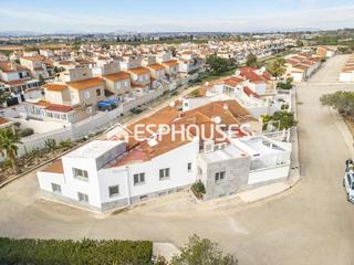 Casa a El Moncayo - El Pòrtic. Bonita casa reformada en el 2019. dispone de 2 dormitorios, 2 ba