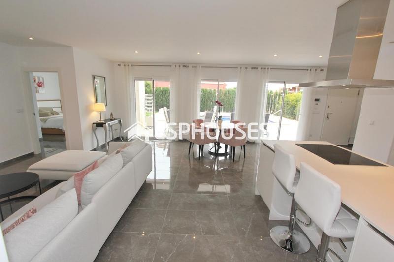 Foto 6bca91ac-e043-4b25-aaed-7ee4fbf7f5b5. Casa villa privada moderna de lujo en una sola planta con piscina privada en Busot