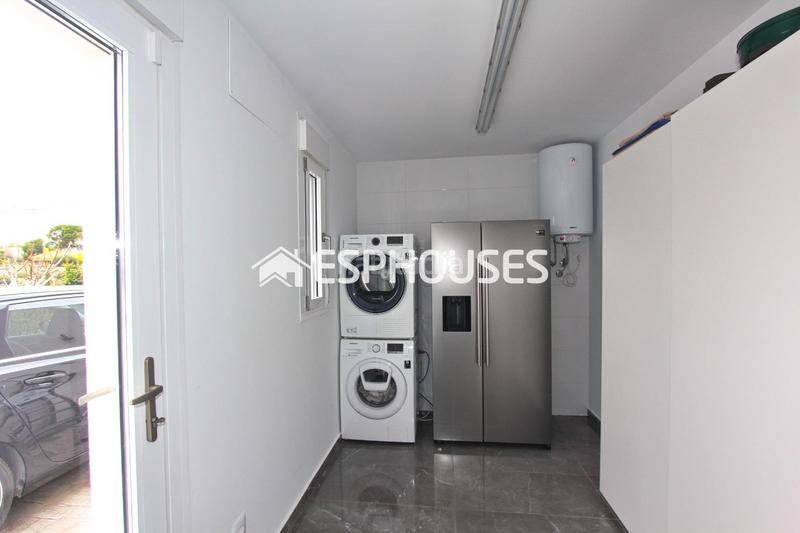 Foto 72fb8b37-6f27-4ce3-8393-06af1aae2a94. Casa villa privada moderna de lujo en una sola planta con piscina privada en Busot