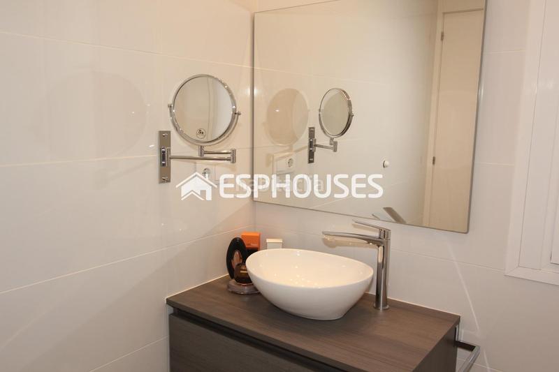 Foto 93ed200d-d87c-45af-b5d5-3c4fab318a04. Casa villa privada moderna de lujo en una sola planta con piscina privada en Busot