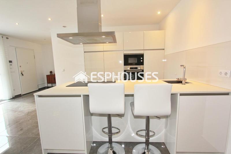 Foto 9c1b5f44-5e8b-4651-80d5-f3166f29f2f4. Casa villa privada moderna de lujo en una sola planta con piscina privada en Busot