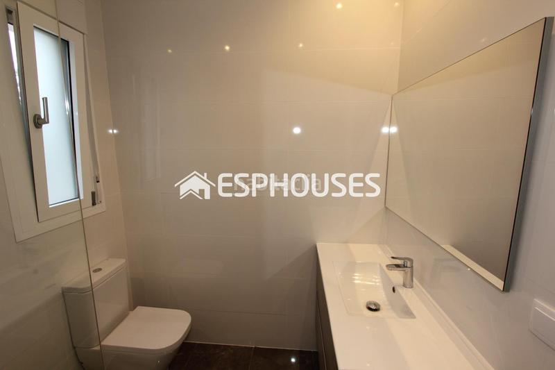 Foto b9b92a2c-097a-4c94-b202-950ddaa8a130. Casa villa privada moderna de lujo en una sola planta con piscina privada en Busot