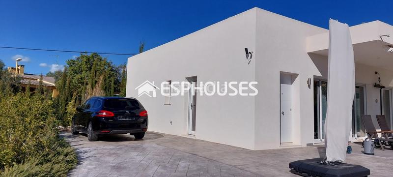 Foto bee1041a-6e47-4c92-b155-4bd439b42ebc. Casa villa privada moderna de lujo en una sola planta con piscina privada en Busot