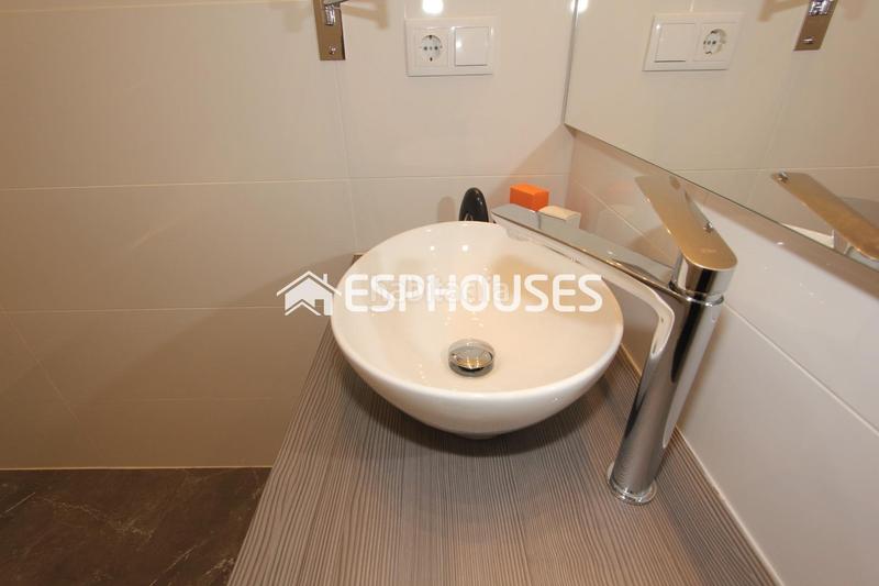 Foto ca5b88e5-6519-4dc6-a771-665b8b92bc71. Casa villa privada moderna de lujo en una sola planta con piscina privada en Busot