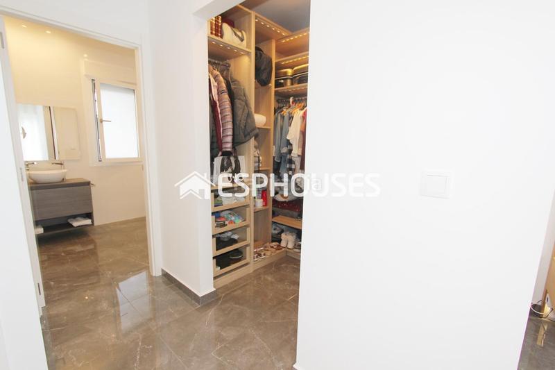 Foto e3e2d554-e4f5-42a9-b145-6ddbdd7e900a. Casa villa privada moderna de lujo en una sola planta con piscina privada en Busot