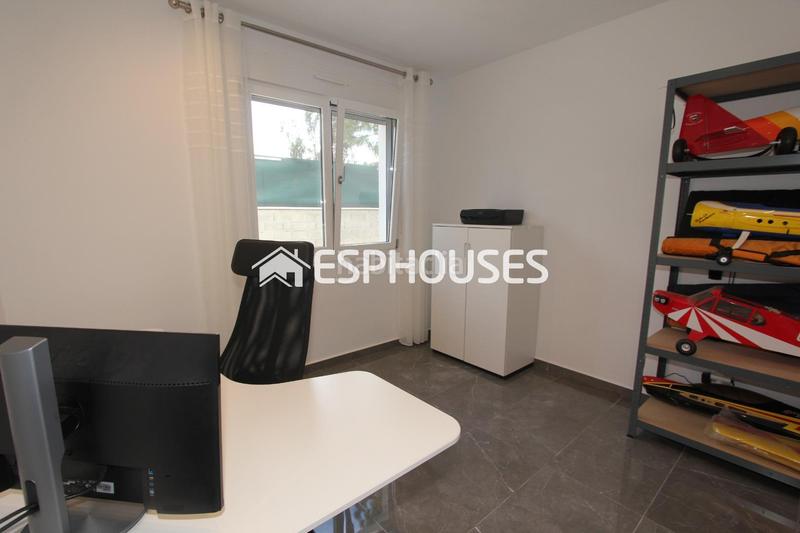 Foto eed51f7b-6213-406b-9519-6f3003e2ab29. Casa villa privada moderna de lujo en una sola planta con piscina privada en Busot