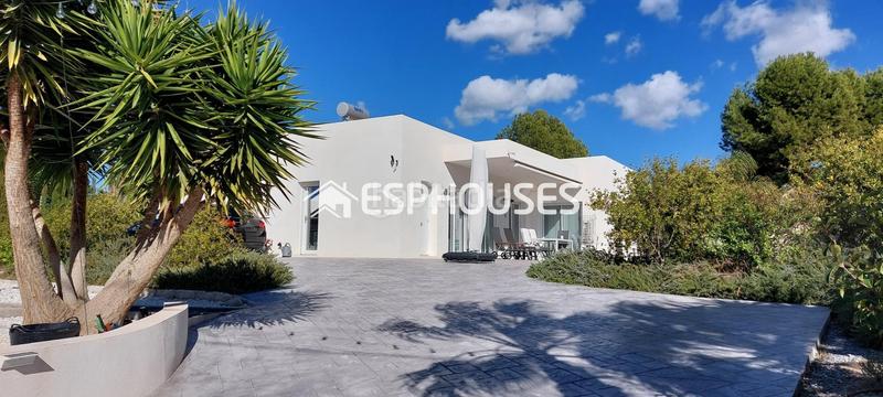 Foto f61c0562-5042-4d85-9882-293a2a25ce3f. Casa villa privada moderna de lujo en una sola planta con piscina privada en Busot