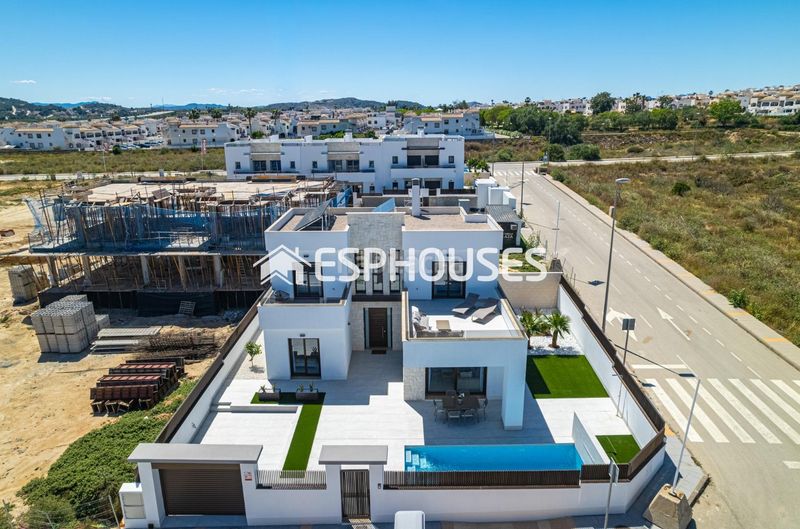 Foto 8d716d95-3e69-4b0f-a8af-7aa9e85e225f. Casa amb aparcament piscina a Desamparados - Hurchillo - Torremendo Orihuela