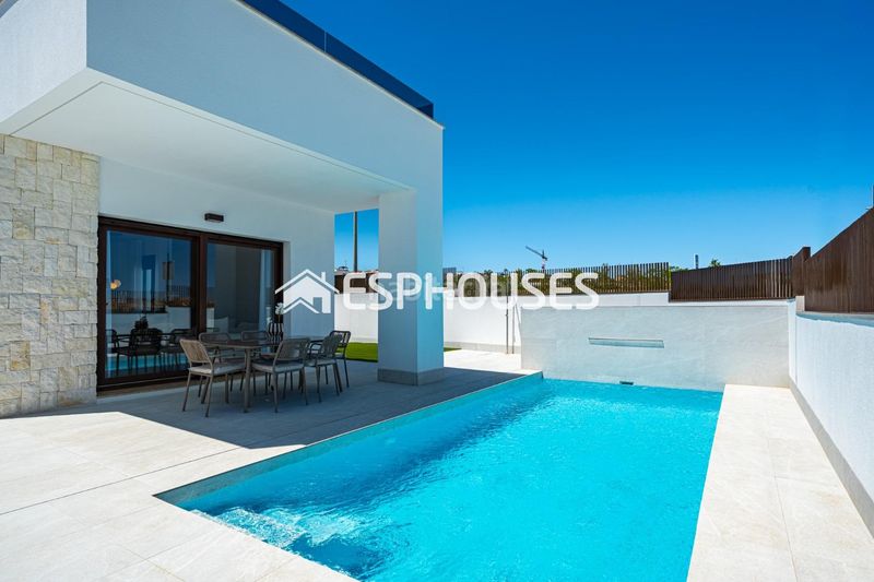 Foto a1c3cb42-bc67-4933-9b92-bdd906a40549. Casa amb aparcament piscina a Desamparados - Hurchillo - Torremendo Orihuela