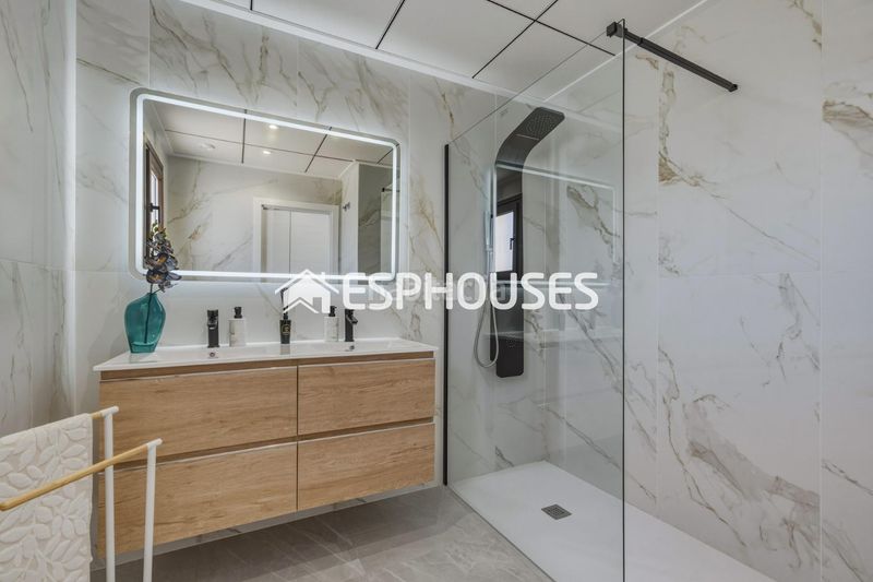 Foto e5bacbd2-2578-436a-be23-ef63d7b30757. Casa amb aparcament piscina a Desamparados - Hurchillo - Torremendo Orihuela