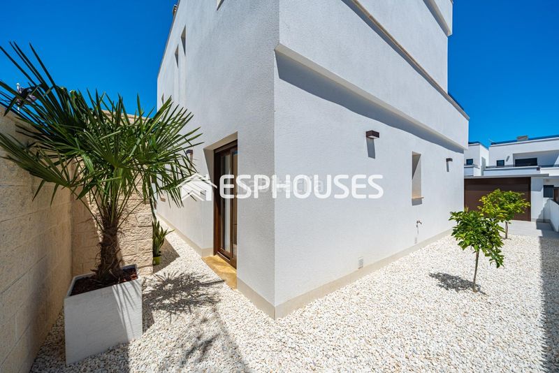 Foto f0ea100e-c704-48e1-94ef-09e6b85c667e. Casa amb aparcament piscina a Desamparados - Hurchillo - Torremendo Orihuela