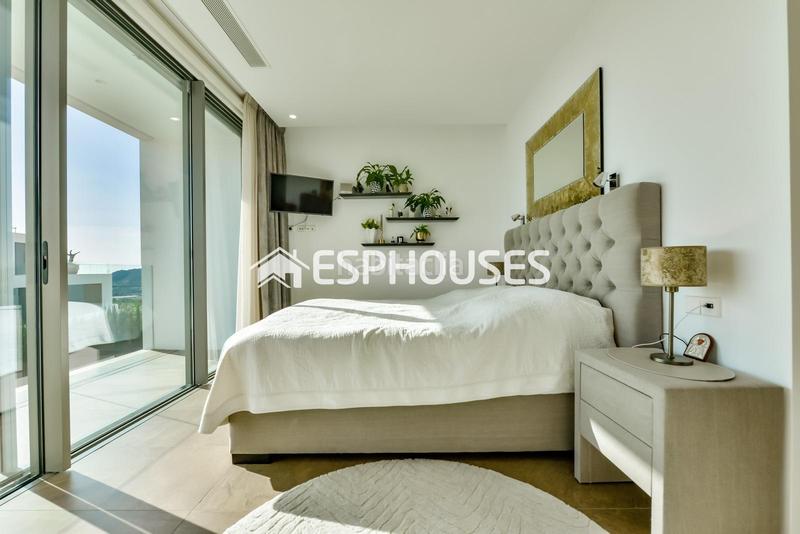 Foto 079f22ab-428e-4ad5-bf6e-c4feef3c7998. Casa amb calefacció aparcament piscina a Golf Bahía Finestrat