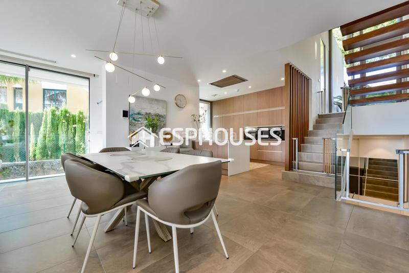 Foto 47cf5861-448e-406e-b0f9-00b88e9e6b16. Casa amb calefacció aparcament piscina a Golf Bahía Finestrat