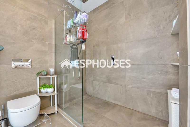 Foto 54ebda22-265f-477e-a179-ca19a3536314. Casa amb calefacció aparcament piscina a Golf Bahía Finestrat