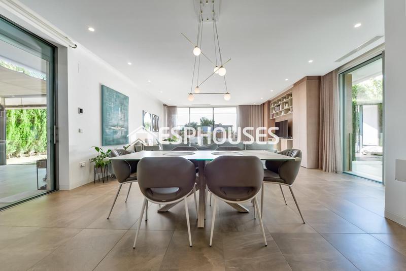 Foto 5c2812d4-1d58-4099-9bf9-2687a2f58fb6. Casa amb calefacció aparcament piscina a Golf Bahía Finestrat