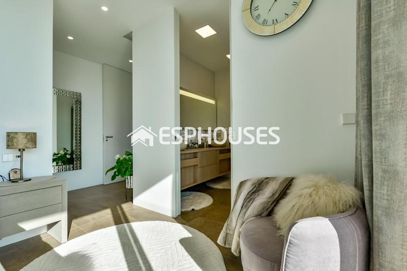 Foto 70851ba7-d159-4a37-bef7-30c261d3c7a2. Casa amb calefacció aparcament piscina a Golf Bahía Finestrat