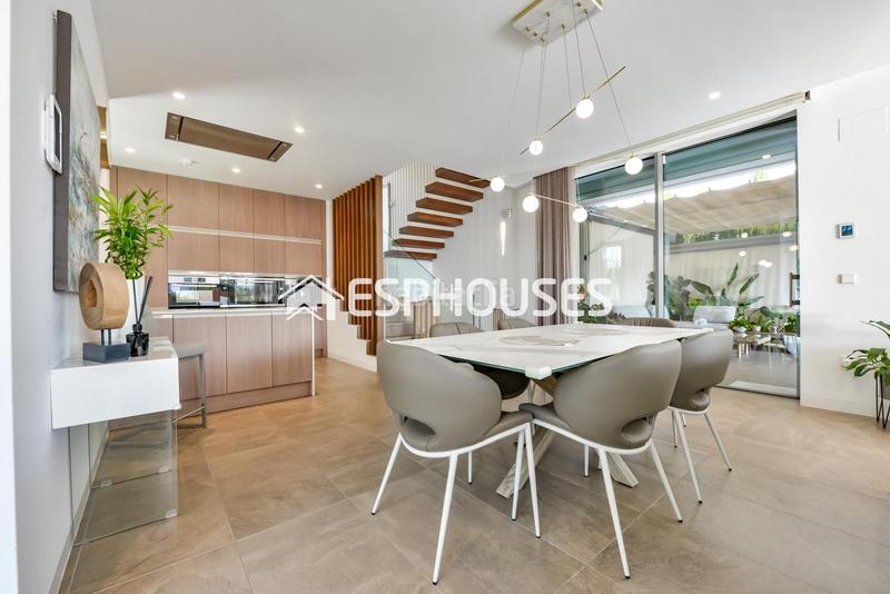 Foto ad2c0489-7461-47b1-98e1-868a6bca17e5. Casa amb calefacció aparcament piscina a Golf Bahía Finestrat