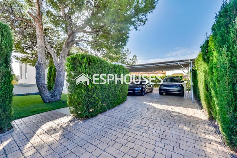 Foto ba2d9af9-9d1c-4ade-b58c-8520aebe3aa1. Casa amb calefacció aparcament piscina a Golf Bahía Finestrat