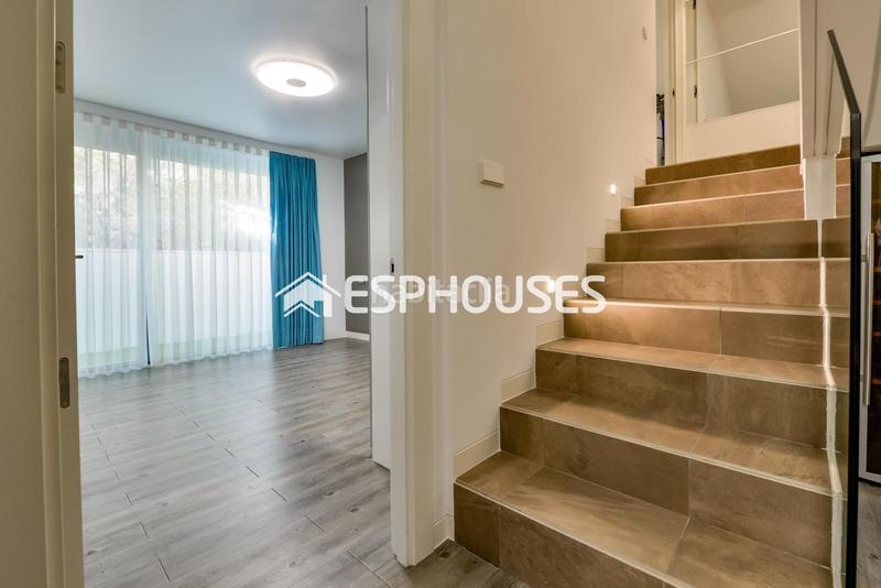 Foto cde955c4-39c0-42c7-bf7d-419b1bdecefb. Casa amb calefacció aparcament piscina a Golf Bahía Finestrat