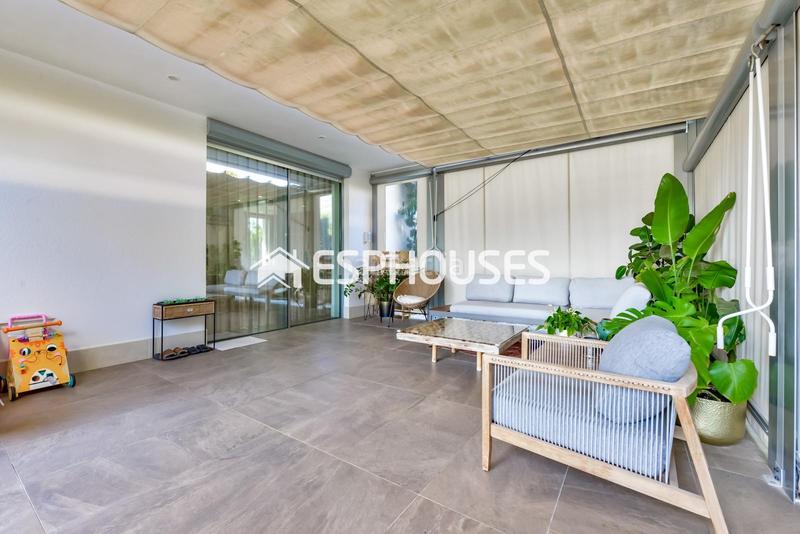 Foto df46d7a3-a639-4cce-adcc-bf83c33a2eaf. Casa amb calefacció aparcament piscina a Golf Bahía Finestrat