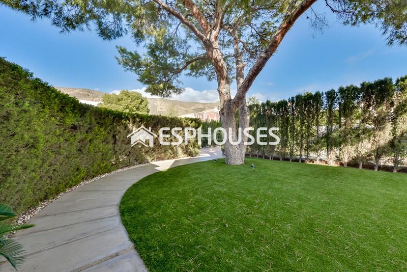 Foto e9e1b279-b96b-406b-8d6b-86a41cad7b82. Casa amb calefacció aparcament piscina a Golf Bahía Finestrat