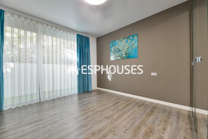 Foto f97da4f6-2b93-420d-a26f-1499efb4e471. Casa amb calefacció aparcament piscina a Golf Bahía Finestrat