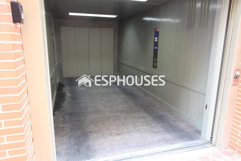 Foto 26baa2c6-9aed-4745-99dd-3527767cf30b. Car parking in Pueblo Guardamar del Segura