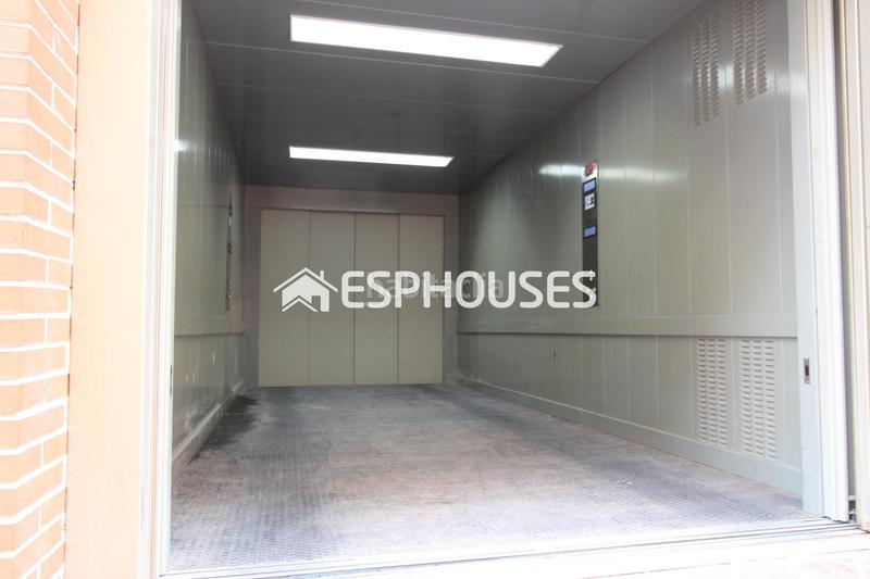 Foto 31c3345e-e25b-4186-a137-954087cec25b. Car parking in Pueblo Guardamar del Segura