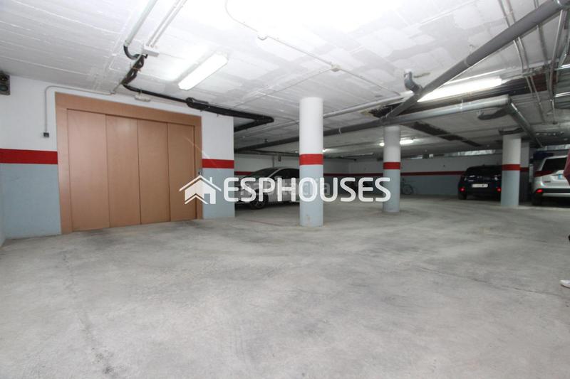 Foto 3ceb91b0-596d-4913-999c-673f2c61c215. Car parking in Pueblo Guardamar del Segura