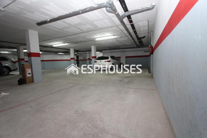 Foto af0bc9bd-7352-4455-9196-2d2c656e33cd. Car parking in Pueblo Guardamar del Segura