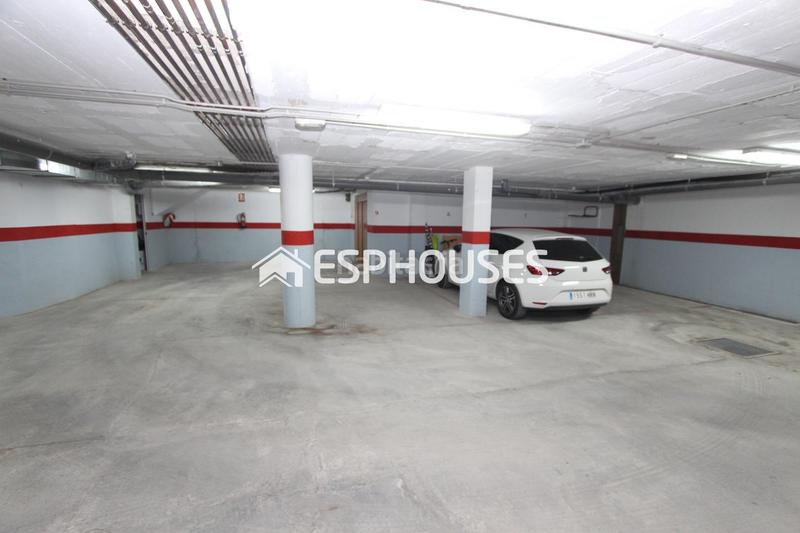 Foto b4166139-82b2-4a67-9220-faa28e1959a4. Car parking in Pueblo Guardamar del Segura