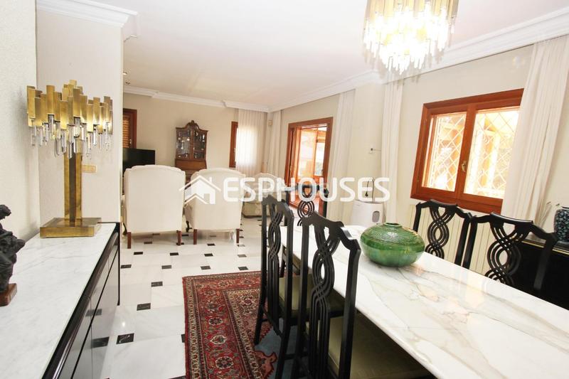 Foto bc48b584-0685-46e6-b464-c385f6b66ee1. Casa con riscaldamento parcheggio piscina in Varadero Nucia (la)