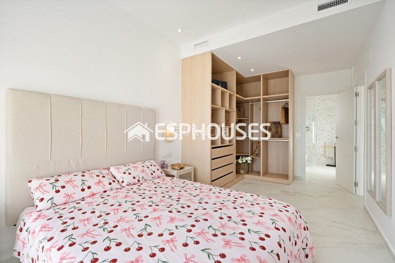 Foto 294f6cda-5d33-49ff-8ba4-0d01947975a0. Casa amb aparcament piscina a Casco urbano Polop